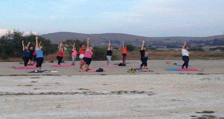 &Sigma;&tau;&omicron; &Mu;&omicron;ύ&delta;&rho;&omicron; &gamma;&iota;&omicron;&rho;&tau;ά&zeta;&omicron;&upsilon;&nu; &tau;&eta;&nu; &Pi;&alpha;&gamma;&kappa;ό&sigma;&mu;&iota;&alpha; &Eta;&mu;έ&rho;&alpha; &Upsilon;&gamma;&epsilon;ί&alpha;&sigmaf;