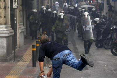 2010-14: &Omicron;&iota; Έ&lambda;&lambda;&eta;&nu;&epsilon;&sigmaf; &delta;&iota;&alpha;&delta;ή&lambda;&omega;&sigma;&alpha;&nu; 20.210 &phi;&omicron;&rho;έ&sigmaf;