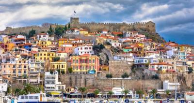 &Tau;&omicron; &pi;&rho;&omicron;&phi;ί&lambda; &tau;&omega;&nu; &tau;&omicron;&upsilon;&rho;&iota;&sigma;&tau;ώ&nu;: &Lambda;&iota;&gamma;ό&tau;&epsilon;&rho;&epsilon;&sigmaf; &delta;&iota;&alpha;&mu;&omicron;&nu;έ&sigmaf;, &alpha;&upsilon;&xi;ά&nu;&omicron;&nu;&tau;&alpha;&iota; &omicron;&iota; &kappa;&rho;&alpha;&tau;ή&sigma;&epsilon;&iota;&sigmaf; &sigma;&tau;&omicron; &pi;&alpha;&rho;ά &pi;έ&nu;&tau;&epsilon; | &laquo;&Kappa;&omicron;&upsilon;&mu;&pi;&omega;&mu;έ&nu;&omicron;&iota;&raquo; &omicron;&iota; &epsilon;&pi;&iota;&sigma;&kappa;έ&pi;&tau;&epsilon;&sigmaf;