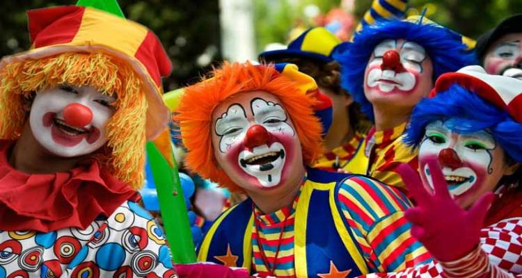 &Pi;ά&rho;&tau;&upsilon; &mu;&alpha;&sigma;&kappa;έ &sigma;&tau;&omicron;&nu; Ά&gamma;&iota;&omicron; &Delta;&eta;&mu;ή&tau;&rho;&iota;&omicron;