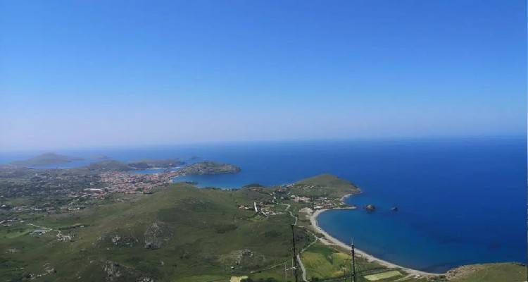 &Lambda;ή&mu;&nu;&omicron;&sigmaf;: &Tau;&omicron; &kappa;&rho;&upsilon;&mu;&mu;έ&nu;&omicron; &delta;&iota;&alpha;&mu;ά&nu;&tau;&iota; &sigma;&tau;&omicron; &Beta;&omicron;&rho;&epsilon;&iota;&omicron;&alpha;&nu;&alpha;&tau;&omicron;&lambda;&iota;&kappa;ό &Alpha;&iota;&gamma;&alpha;ί&omicron;