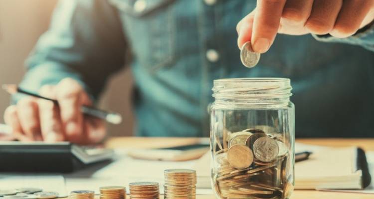 Τέσσερις συμβουλές για να εξοικονομήσετε χρήματα