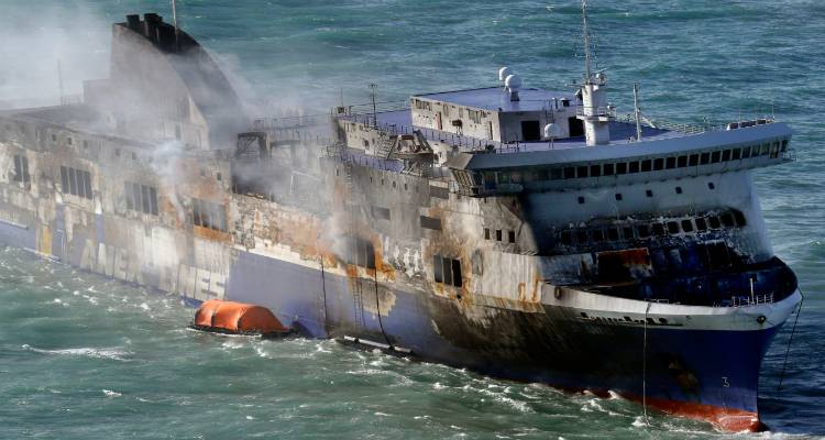 &Tau;&rho;ί&alpha; &chi;&rho;ό&nu;&iota;&alpha; &alpha;&pi;ό &tau;&eta; &nu;&alpha;&upsilon;&tau;&iota;&kappa;ή &tau;&rho;&alpha;&gamma;&omega;&delta;ί&alpha; &tau;&omicron;&upsilon; &laquo;Norman Atlantic&raquo;