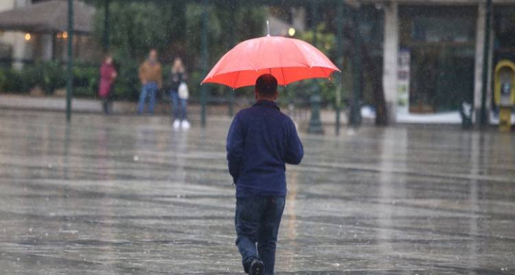 Η κακοκαιρία «Διδώ» έφτασε: Βροχές και καταιγίδες στην Αττική, χιόνια στα ορεινά | Πού θα χτυπήσει