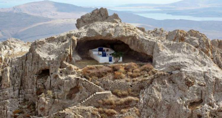 &Delta;ύ&omicron; &pi;&alpha;&gamma;&kappa;&omicron;&sigma;&mu;ί&omega;&sigmaf; &mu;&omicron;&nu;&alpha;&delta;&iota;&kappa;ά &phi;&alpha;&iota;&nu;ό&mu;&epsilon;&nu;&alpha; &tau;&eta;&sigmaf; &Lambda;ή&mu;&nu;&omicron;&upsilon;! (photos)