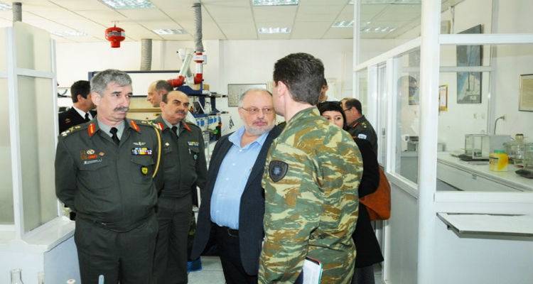 &Alpha;&lambda;&lambda;&alpha;&gamma;ή &sigma;&tau;&omicron; &sigma;&tau;&rho;&alpha;&tau;ό: &Gamma;&iota;&alpha;&tau;&rho;&omicron;ί, &delta;&iota;&kappa;&eta;&gamma;ό&rho;&omicron;&iota;, &mu;&eta;&chi;&alpha;&nu;&iota;&kappa;&omicron;ί &kappa;&alpha;&iota; &alpha;&rho;&chi;&iota;&tau;έ&kappa;&tau;&omicron;&nu;&epsilon;&sigmaf; &theta;&alpha; &kappa;ά&nu;&omicron;&upsilon;&nu; &alpha;&gamma;&rho;&omicron;&tau;&iota;&kappa;ό &sigma;&tau;&eta; &theta;&eta;&tau;&epsilon;ί&alpha; &tau;&omicron;&upsilon;&sigmaf;