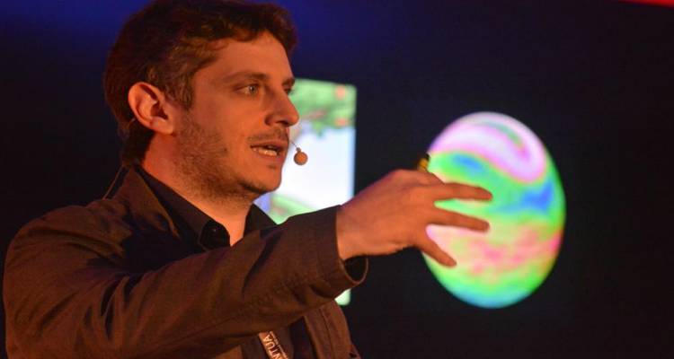 &Theta;&epsilon;&mu;&iota;&sigma;&tau;&omicron;&kappa;&lambda;ή&sigmaf; &Sigma;&alpha;&psi;ή&sigmaf;: &Omicron; &lambda;&alpha;&mu;&pi;&rho;ό&sigmaf; &epsilon;&pi;&iota;&sigma;&tau;ή&mu;&omicron;&nu;&alpha;&sigmaf; &alpha;&pi;ό &tau;&eta; &Lambda;ή&mu;&nu;&omicron; &pi;&omicron;&upsilon; &delta;&iota;&alpha;&pi;&rho;έ&pi;&epsilon;&iota; &sigma;&tau;&omicron; &epsilon;&xi;&omega;&tau;&epsilon;&rho;&iota;&kappa;ό &sigma;&tau;&eta; &sigma;&kappa;&eta;&nu;ή &tau;&omicron;&upsilon; TEDxNTUA