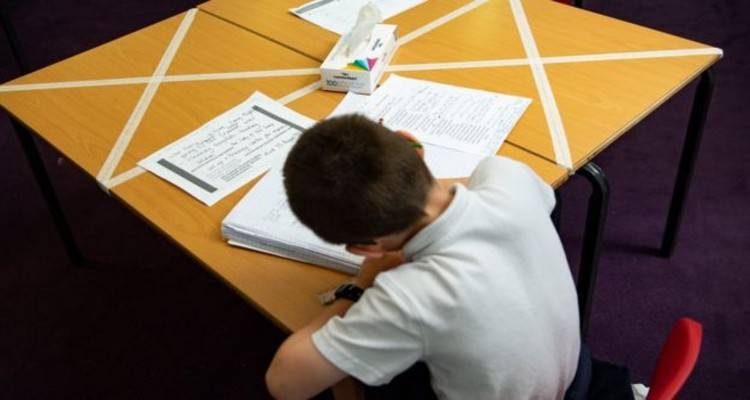 Κορονοϊός – Βρετανία : Γονείς και δάσκαλοι εκφράζουν επιφυλάξεις για την επαναλειτουργία ορισμένων σχολείων