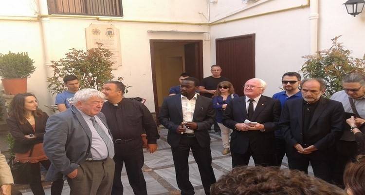 &Eta; &Pi;&epsilon;&rho;&iota;&phi;έ&rho;&epsilon;&iota;&alpha; &Beta;. &Alpha;&iota;&gamma;&alpha;ί&omicron;&upsilon; &sigma;&tau;&iota;&sigmaf; &epsilon;&rho;&gamma;&alpha;&sigma;ί&epsilon;&sigmaf; &tau;&eta;&sigmaf; &Mu;&epsilon;&sigma;&omicron;&gamma;&epsilon;&iota;&alpha;&kappa;ή&sigmaf; &Epsilon;&pi;&iota;&tau;&rho;&omicron;&pi;ή&sigmaf; &gamma;&iota;&alpha; &tau;&omicron; &mu;&epsilon;&tau;&alpha;&nu;&alpha;&sigma;&tau;&epsilon;&upsilon;&tau;&iota;&kappa;ό (photos)