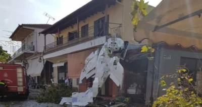 &Sigma;&tau;&omicron;&nu; Ά&gamma;&iota;&omicron; &Epsilon;&upsilon;&sigma;&tau;&rho;ά&tau;&iota;&omicron; ή&tau;&alpha;&nu; &nu;&alpha; &pi;&epsilon;&tau;ά&xi;&epsilon;&iota; &tau;&omicron; &mu;&omicron;&nu;&omicron;&kappa;&iota;&nu;&eta;&tau;ή&rho;&iota;&omicron; &Tau;&sigma;έ&sigma;&nu;&alpha; &pi;&omicron;&upsilon; έ&pi;&epsilon;&sigma;&epsilon; &sigma;&tau;&iota;&sigmaf; &Sigma;&epsilon;&rho;&rho;&epsilon;&sigmaf;