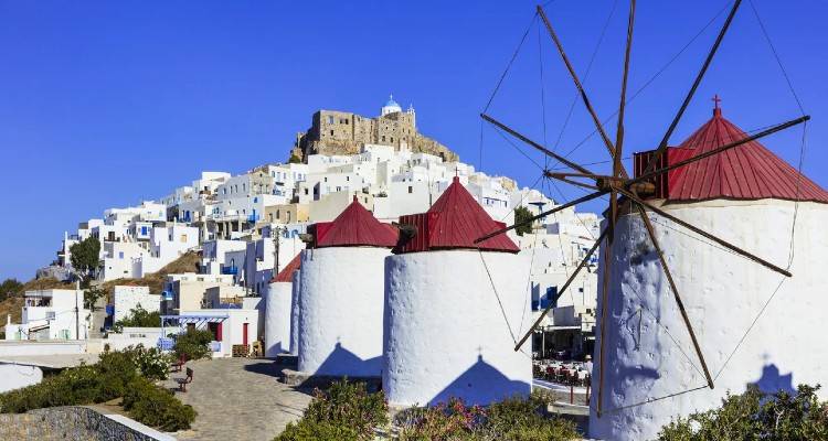 Αστυπάλαια: Πώς από covid free προορισμός μπήκε ξαφνικά στο βαθύ «κόκκινο»