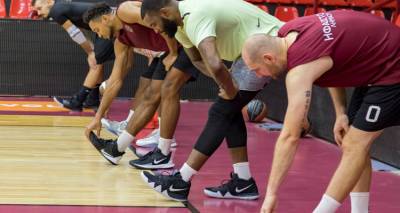 Ή&phi;&alpha;&iota;&sigma;&tau;&omicron;&sigmaf; &Lambda;ή&mu;&nu;&omicron;&upsilon;: &Sigma;&upsilon;&nu;&epsilon;&chi;ί&zeta;&epsilon;&iota; &tau;&eta; &sigma;&kappa;&lambda;&eta;&rho;ή &delta;&omicron;&upsilon;&lambda;&epsilon;&iota;ά &sigma;&tau;&omicron; &laquo;&sigma;&pi;ί&tau;&iota;&raquo; &tau;&omicron;&upsilon; (photos)