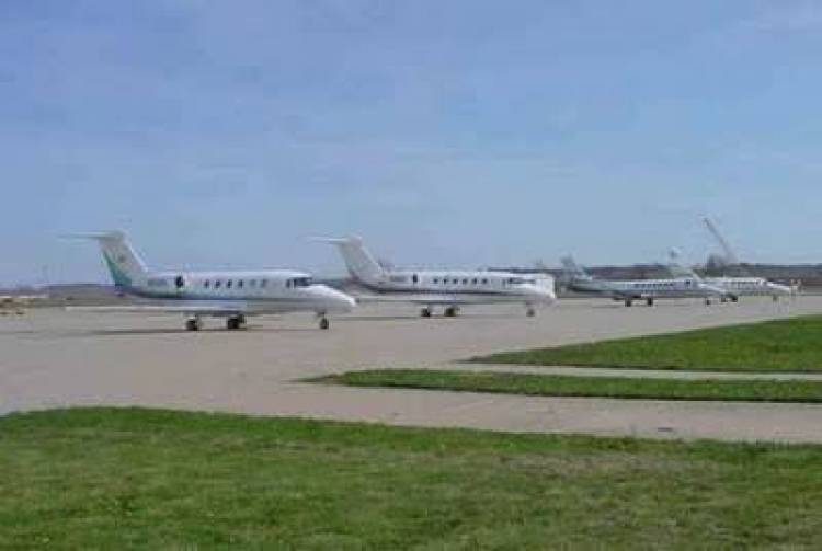 Η Περιφέρεια Βορείου Αιγαίου κατά της πώλησης των αεροδρομίων