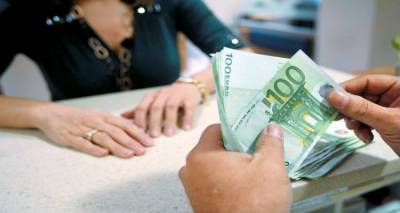 &Sigma;&tau;&eta; &sigma;ύ&nu;&tau;&alpha;&xi;&eta; &pi;&omicron;&lambda;&lambda;έ&sigmaf; &gamma;&upsilon;&nu;&alpha;ί&kappa;&epsilon;&sigmaf; &alpha;&pi;ό 1 &omega;&sigmaf; &kappa;&alpha;&iota; 10 έ&tau;&eta; &nu;&omega;&rho;ί&tau;&epsilon;&rho;&alpha;