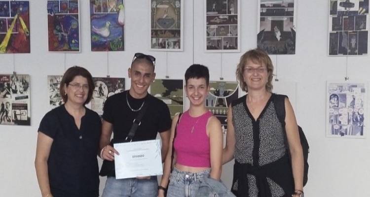 &Alpha;&kappa;ό&mu;&eta; έ&nu;&alpha; &delta;&iota;&epsilon;&theta;&nu;έ&sigmaf; &beta;&rho;&alpha;&beta;&epsilon;ί&omicron; ή&rho;&theta;&epsilon; &sigma;&tau;&omicron; &Gamma;&upsilon;&mu;&nu;ά&sigma;&iota;&omicron; &Lambda;&iota;&beta;&alpha;&delta;&omicron;&chi;&omega;&rho;ί&omicron;&upsilon;   &alpha;&pi;ό &tau;&eta; &sigma;&kappa;&eta;&nu;ή &tau;&omicron;&upsilon; &Iota;&delta;&rho;ύ&mu;&alpha;&tau;&omicron;&sigmaf; &Kappa;&alpha;&kappa;&omicron;&gamma;&iota;ά&nu;&nu;&eta;&sigmaf;