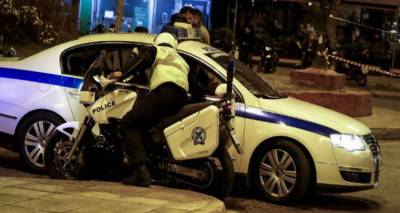 &Sigma;&upsilon;&mu;&pi;&lambda;&omicron;&kappa;ή &Epsilon;&lambda;&lambda;ή&nu;&omega;&nu; &kappa;&alpha;&iota; &Alpha;&lambda;&beta;&alpha;&nu;ώ&nu; &sigma;&tau;&omicron; &Gamma;έ&rho;&alpha;&kappa;&alpha; | 6 &tau;&rho;&alpha;&upsilon;&mu;&alpha;&tau;ί&epsilon;&sigmaf;, 1 &mu;&epsilon; &sigma;&phi;&alpha;ί&rho;&alpha; &sigma;&tau;&omicron; &lambda;&alpha;&iota;&mu;ό