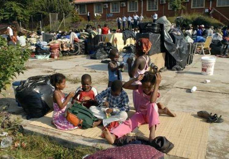 &Sigma;&omicron;&kappa; &kappa;&alpha;&iota; &omicron;&rho;&gamma;ή &sigma;&tau;&eta; &Nu;. &Alpha;&phi;&rho;&iota;&kappa;ή: &Beta;ί&alpha;&sigma;&alpha;&nu; &kappa;&alpha;&iota; &delta;&omicron;&lambda;&omicron;&phi;ό&nu;&eta;&sigma;&alpha;&nu; &delta;ύ&omicron; &mu;&omega;&rho;ά