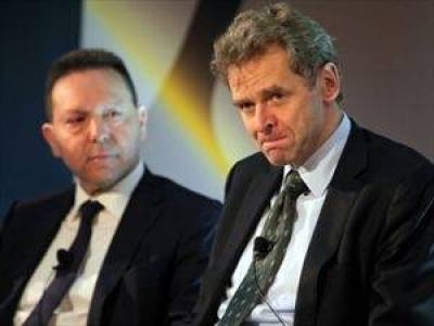 Μυστήριο παιχνίδι καθυστερήσεων από την τρόικα