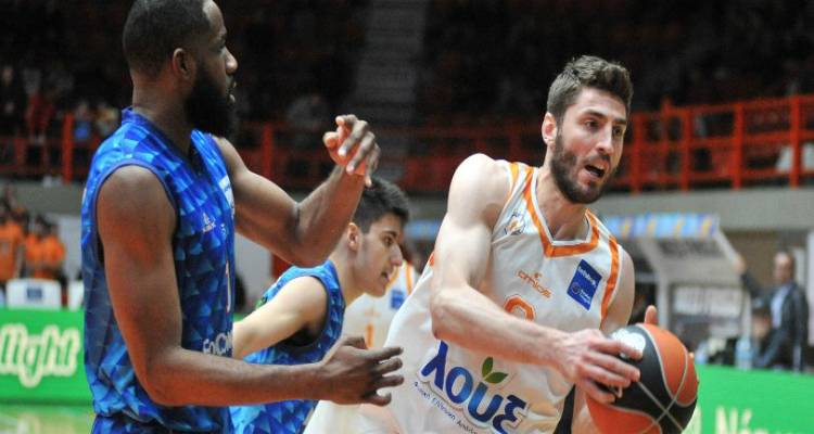 &Mu;&iota;&alpha;... &alpha;&nu;ά&sigma;&alpha; &alpha;&pi;ό &Tau;&sigma;&alpha;ϊ&rho;έ&lambda;&eta; &omicron; Ή&phi;&alpha;&iota;&sigma;&tau;&omicron;&sigmaf;