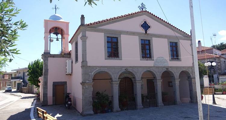 Οι γυναίκες των Τσιμανδρίων στήριξαν τον Ναό τους που επλήγη από τη Bora