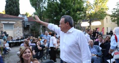 &Tau;&alpha; &sigma;&tau;&rho;&alpha;&tau;ό&pi;&epsilon;&delta;&alpha; &sigma;&tau;&omicron;&nu; &Sigma;&Upsilon;&Rho;&Iota;&Zeta;&Alpha; &mu;&epsilon;&tau;ά &tau;&eta;&nu; &pi;&alpha;&rho;&alpha;ί&tau;&eta;&sigma;&eta; &Phi;ά&mu;&epsilon;&lambda;&lambda;&omicron;&upsilon;: &Omicron;&rho;&gamma;&alpha;&nu;ώ&nu;&omicron;&nu;&tau;&alpha;&iota; &Pi;&omicron;&lambda;ά&kappa;&eta;&sigmaf;, &Delta;&omicron;ύ&rho;&omicron;&upsilon;, &Pi;&alpha;&pi;&pi;ά&sigmaf;, ό&lambda;&omicron; &tau;&omicron; &pi;&alpha;&rho;&alpha;&sigma;&kappa;ή&nu;&iota;&omicron;