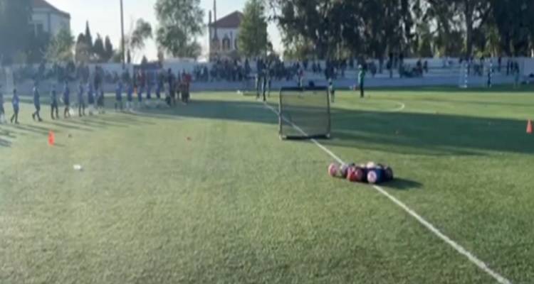 &Omicron;&iota; &Pi;&omicron;&delta;&omicron;&sigma;&phi;&alpha;&iota;&rho;&iota;&kappa;έ&sigmaf; &Alpha;&kappa;&alpha;&delta;&eta;&mu;ί&epsilon;&sigmaf; &tau;&eta;&sigmaf; &Lambda;ή&mu;&nu;&omicron;&upsilon; &epsilon;&nu;ώ&theta;&eta;&kappa;&alpha;&nu; &gamma;&iota;&alpha; &tau;&omicron; &laquo;Easter Camp&raquo; (video)