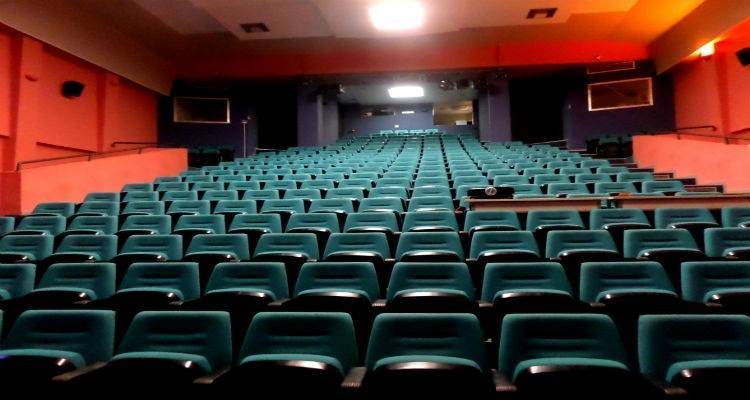 &Tau;&omicron; &Mu;&alpha;&rho;&omicron;ύ&lambda;&alpha; &laquo;&pi;&alpha;&gamma;ώ&nu;&epsilon;&iota;&raquo; &tau;&iota;&sigmaf; &pi;&rho;&omicron;&beta;&omicron;&lambda;έ&sigmaf; &tau;&alpha;&iota;&nu;&iota;ώ&nu;