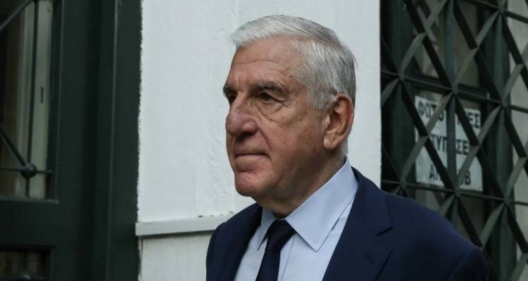 A&theta;ώ&omicron;&sigmaf; &lambda;ό&gamma;&omega; &alpha;&mu;&phi;&iota;&beta;&omicron;&lambda;&iota;ώ&nu; &omicron; &Gamma;&iota;ά&nu;&nu;&omicron;&sigmaf; &Pi;&alpha;&pi;&alpha;&nu;&tau;&omega;&nu;ί&omicron;&upsilon; &kappa;&alpha;&iota; &eta; &sigma;ύ&zeta;&upsilon;&gamma;ό&sigmaf; &tau;&omicron;&upsilon; &gamma;&iota;&alpha; &tau;&eta;&nu; &upsilon;&pi;ό&theta;&epsilon;&sigma;&eta; &xi;&epsilon;&pi;&lambda;ύ&mu;&alpha;&tau;&omicron;&sigmaf; &mu;&alpha;ύ&rho;&omicron;&upsilon; &chi;&rho;ή&mu;&alpha;&tau;&omicron;&sigmaf;