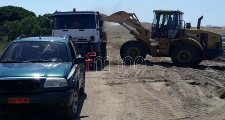 Ο Δήμος Λήμνου καθάρισε την παραλία των Λύχνων (photos)