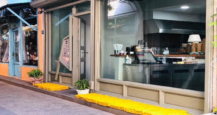 Κίτρινη Σκάλα: Το Street Food  που αγαπήσαμε ήδη