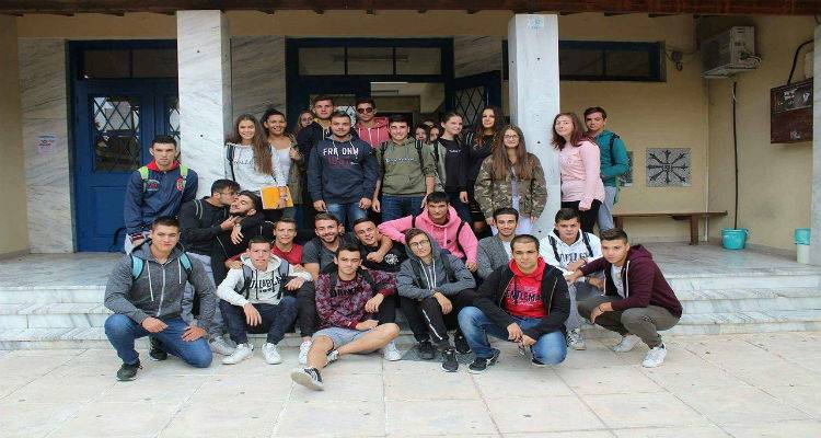 &Eta; &Gamma;&rsquo; &Epsilon;&Pi;&Alpha;&Lambda; &Mu;ύ&rho;&iota;&nu;&alpha;&sigmaf; &pi;&alpha;&rho;&omicron;&upsilon;&sigma;&iota;ά&zeta;&epsilon;&iota; &tau;&omicron;&upsilon;&sigmaf;... &laquo;The Milleniums Catwalk&raquo;