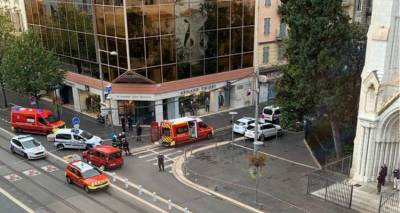 &Epsilon;&pi;ί&theta;&epsilon;&sigma;&eta; &mu;&epsilon; &mu;&alpha;&chi;&alpha;ί&rho;&iota; &sigma;&tau;&eta; &Nu;ί&kappa;&alpha;&iota;&alpha; &tau;&eta;&sigmaf; &Gamma;&alpha;&lambda;&lambda;ί&alpha;&sigmaf; | Έ&nu;&alpha;&sigmaf; &nu;&epsilon;&kappa;&rho;ό&sigmaf;
