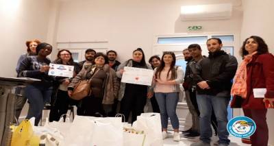 &Tau;&rho;ό&phi;&iota;&mu;&alpha; &sigma;&tau;&omicron; &ldquo;&Chi;&alpha;&mu;ό&gamma;&epsilon;&lambda;&omicron; &tau;&omicron;&upsilon; &Pi;&alpha;&iota;&delta;&iota;&omicron;ύ&rdquo; &alpha;&pi;ό &sigma;&chi;&omicron;&lambda;&epsilon;ί&alpha; &tau;&eta;&sigmaf; &Lambda;έ&sigma;&beta;&omicron;&upsilon;, &Lambda;ή&mu;&nu;&omicron;&upsilon; &kappa;&alpha;&iota; &Iota;&kappa;&alpha;&rho;ί&alpha;&sigmaf;