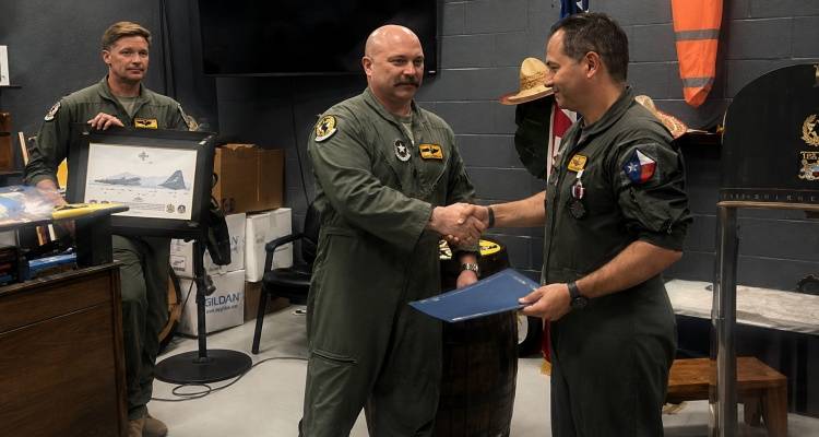 &Alpha;&pi;ό &tau;&eta; &Lambda;ή&mu;&nu;&omicron; &sigma;&tau;&eta;&nu; &kappa;&omicron;&rho;&upsilon;&phi;ή &tau;&eta;&sigmaf; USAF | Ύ&psi;&iota;&sigma;&tau;&eta; &alpha;&mu;&epsilon;&rho;&iota;&kappa;&alpha;&nu;&iota;&kappa;ή &delta;&iota;ά&kappa;&rho;&iota;&sigma;&eta; &gamma;&iota;&alpha; &tau;&omicron; "&delta;&iota;&kappa;ό &mu;&alpha;&sigmaf;" &Epsilon;&pi;&iota;&sigma;&mu;&eta;&nu;&alpha;&gamma;ό &Alpha;&nu;&alpha;&sigma;&tau;ά&sigma;&iota;&omicron; &Pi;&alpha;&lambda;&alpha;&mu;&iota;&delta;ά