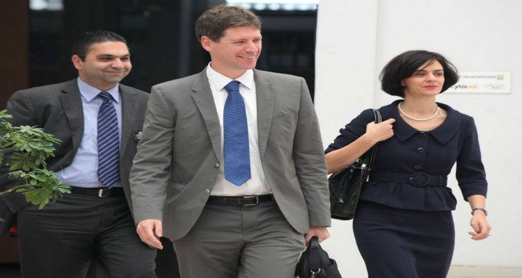 &Alpha;&gamma;&omega;&nu;ί&alpha; &tau;&omega;&nu; &Theta;&epsilon;&sigma;&mu;ώ&nu;: &Nu;&alpha; &beta;&gamma;&alpha;ί&nu;&omicron;&upsilon;&nu; &omicron;&iota; &alpha;&rho;&iota;&theta;&mu;&omicron;ί