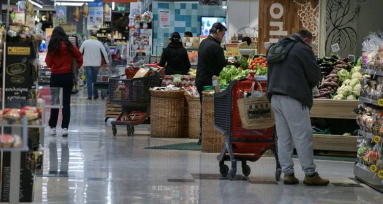 Lockdown: Ποια προϊόντα απαγορεύεται από σήμερα να πωλούν τα σούπερ μάρκετ