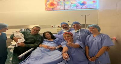 &Gamma;&epsilon;&nu;&nu;ή&theta;&eta;&kappa;&epsilon; &pi;&alpha;&iota;&delta;ί &sigma;&tau;&eta;&nu; &Alpha;&theta;ή&nu;&alpha; &alpha;&pi;ό έ&mu;&beta;&rho;&upsilon;&omicron; &pi;&omicron;&upsilon; &epsilon;ί&chi;&epsilon; &kappa;&rho;&upsilon;&omicron;&sigma;&upsilon;&nu;&tau;&eta;&rho;&eta;&theta;&epsilon;ί &pi;&rho;&iota;&nu; &alpha;&pi;ό 22 &chi;&rho;ό&nu;&iota;&alpha;, &chi;&rho;ό&nu;&omicron;&sigmaf;-&rho;&epsilon;&kappa;ό&rho; -&Mu;ί&alpha; &beta;&alpha;&theta;&iota;ά &sigma;&upsilon;&gamma;&kappa;&iota;&nu;&eta;&tau;&iota;&kappa;ή &iota;&sigma;&tau;&omicron;&rho;ί&alpha;