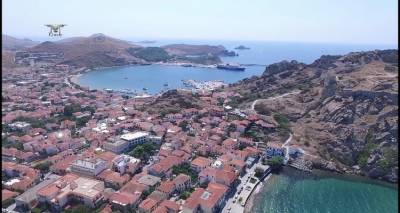 &Alpha;&nu;&alpha;&kappa;&alpha;&tau;&alpha;&tau;ά&xi;&epsilon;&iota;&sigmaf; &sigma;&tau;&eta;&nu; &alpha;&gamma;&omicron;&rho;ά &alpha;&kappa;&iota;&nu;ή&tau;&omega;&nu;: &Sigma;&epsilon; &pi;&omicron;&iota;&epsilon;&sigmaf; &pi;&epsilon;&rho;&iota;&omicron;&chi;έ&sigmaf; έ&pi;&epsilon;&sigma;&alpha;&nu; &omicron;&iota; &tau;&iota;&mu;έ&sigmaf;, &pi;&omicron;ύ &alpha;&nu;έ&beta;&eta;&kappa;&alpha;&nu; [&lambda;ί&sigma;&tau;&epsilon;&sigmaf;]