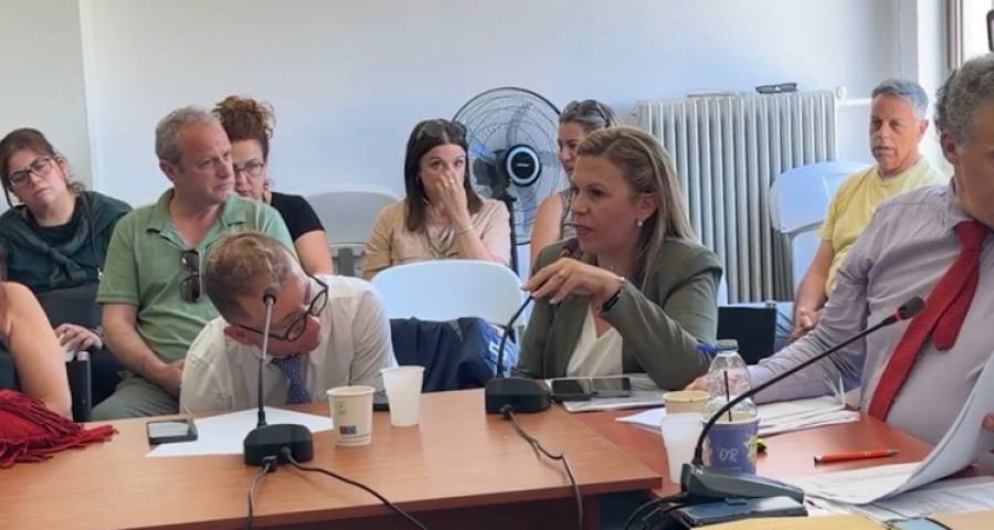 &Epsilon;&lambda;&epsilon;&omicron;&nu;ώ&rho;&alpha; &Gamma;&epsilon;ώ&rho;&gamma;&alpha;: &Eta; &Lambda;ή&mu;&nu;&omicron;&sigmaf; &epsilon;&xi;&alpha;&kappa;&omicron;&lambda;&omicron;&upsilon;&theta;&epsilon;ί &nu;&alpha; &mu;&epsilon;&tau;&rho;ά &tau;&iota;&sigmaf; &pi;&lambda;&eta;&gamma;έ&sigmaf; &tau;&omega;&nu; &theta;&epsilon;&omicron;&mu;&eta;&nu;&iota;ώ&nu;