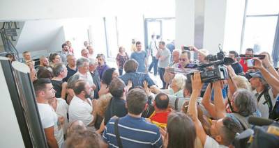 &Tau;o &Iota;&Kappa;&Alpha; &kappa;&alpha;&tau;ά&sigma;&chi;&epsilon;&iota; &tau;&omicron; &sigma;&pi;ί&tau;&iota;... &kappa;&omicron;&pi;&tau;&omicron;&rho;&alpha;&pi;&tau;&omicron;ύ&sigmaf;