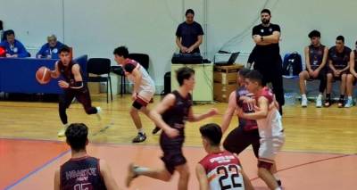 &Sigma;&tau;&eta;&nu; &Alpha;&theta;ή&nu;&alpha; &omicron; Ή&phi;&alpha;&iota;&sigma;&tau;&omicron;&sigmaf; &Lambda;ή&mu;&nu;&omicron;&upsilon; &gamma;&iota;&alpha; &tau;&eta; &Beta;' &Phi;ά&sigma;&eta; &tau;&omicron;&upsilon; &Pi;&alpha;&nu;&epsilon;&lambda;&lambda;&eta;&nu;ί&omicron;&upsilon; &Pi;&rho;&omega;&tau;&alpha;&theta;&lambda;ή&mu;&alpha;&tau;&omicron;&sigmaf; &Epsilon;&phi;ή&beta;&omega;&nu;