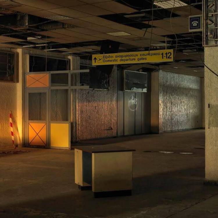 &Omicron; &Lambda;&eta;&mu;&nu;&iota;ό&sigmaf; &Alpha;&lambda;έ&xi;&alpha;&nu;&delta;&rho;&omicron;&sigmaf; &Lambda;&alpha;&mu;&pi;&rho;&omicron;&beta;&alpha;&sigma;ί&lambda;&eta;&sigmaf;, &epsilon;ί&nu;&alpha;&iota; &omicron; &phi;&omega;&tau;&omicron;&gamma;&rho;ά&phi;&omicron;&sigmaf; &pi;&omicron;&upsilon; &alpha;&pi;&alpha;&theta;&alpha;&nu;ά&tau;&iota;&sigma;&epsilon; &tau;&omicron; &Epsilon;&lambda;&lambda;&eta;&nu;&iota;&kappa;ό