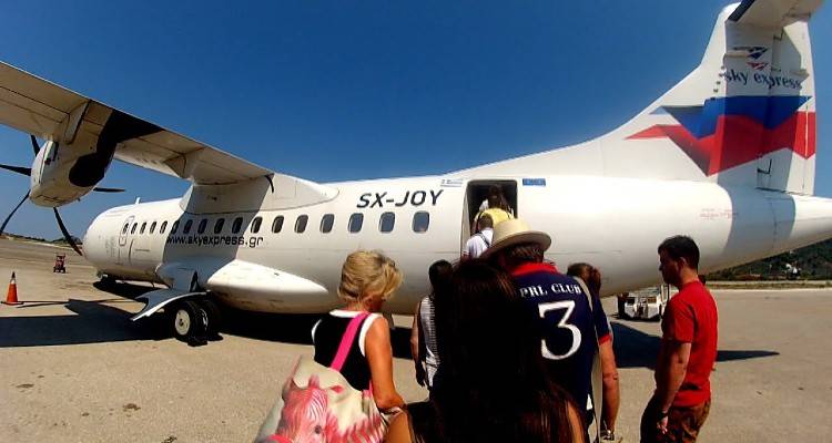 &Alpha;&theta;ώ&omicron;&sigmaf; &lambda;ό&gamma;&omega; &alpha;&mu;&phi;&iota;&beta;&omicron;&lambda;&iota;ώ&nu; &omicron; &kappa;&upsilon;&beta;&epsilon;&rho;&nu;ή&tau;&eta;&sigmaf; &pi;&tau;ή&sigma;&epsilon;&omega;&sigmaf; &theta;&rho;ί&lambda;&epsilon;&rho; &tau;&eta;&sigmaf; &epsilon;&tau;&alpha;&iota;&rho;&epsilon;ί&alpha;&sigmaf; &laquo;Sky Express&raquo;