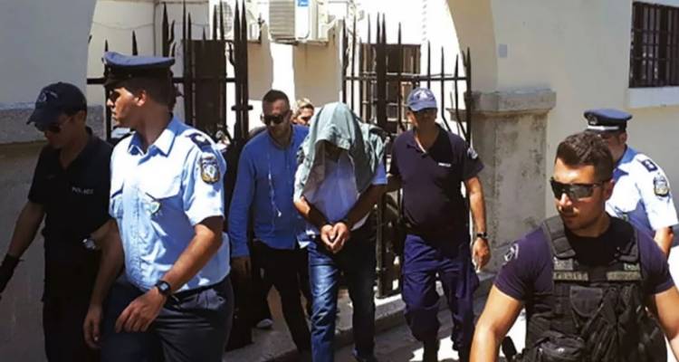&Lambda;έ&rho;&omicron;&sigmaf;: Έ&nu;&omicron;&chi;&omicron;&iota; &kappa;&alpha;&iota; &sigma;&tau;&omicron; &Epsilon;&phi;&epsilon;&tau;&epsilon;ί&omicron; &omicron;&iota; &gamma;&omicron;&nu;&epsilon;ί&sigmaf; &pi;&omicron;&upsilon; &kappa;&alpha;&kappa;&omicron;&pi;&omicron;&iota;&omicron;ύ&sigma;&alpha;&nu; &sigma;&epsilon;&xi;&omicron;&upsilon;&alpha;&lambda;&iota;&kappa;ά &tau;&alpha; &tau;&rho;ί&alpha; &alpha;&nu;ή&lambda;&iota;&kappa;&alpha; &pi;&alpha;&iota;&delta;&iota;ά &tau;&omicron;&upsilon;&sigmaf; | &Sigma;&omicron;&kappa; &alpha;&pi;ό &tau;&iota;&sigmaf; &pi;&epsilon;&rho;&iota;&gamma;&rho;&alpha;&phi;έ&sigmaf;
