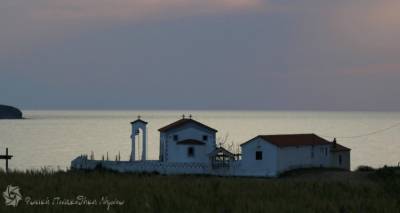 &Lambda;ή&mu;&nu;&omicron;&sigmaf;: &Eta; &Pi;&lambda;ά&kappa;&alpha; &zeta;&eta;&tau;ά&epsilon;&iota; &nu;&alpha; &omicron;&nu;&omicron;&mu;&alpha;&sigma;&tau;&epsilon;ί &eta; &pi;&lambda;&alpha;&tau;&epsilon;ί&alpha; &tau;&eta;&sigmaf; &laquo;&Pi;&lambda;&alpha;&tau;&epsilon;ί&alpha; &Kappa;&omicron;&mu;&nu;&eta;&nu;&omicron;ύ &Pi;&upsilon;&rho;&omicron;&mu;ά&gamma;&lambda;&omicron;&upsilon;&raquo;