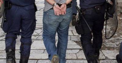 Στη «φάκα» υπάλληλος καταστήματος που παρακρατούσε χρήματα από πελάτες