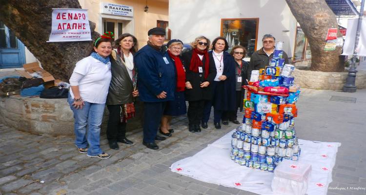 Η Λήμνος «στόλισε» και φέτος το «Δέντρο της Αγάπης» (photos)