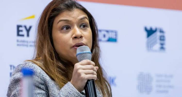 &Beta;&rho;&epsilon;&tau;&alpha;&nu;ί&alpha; : &Tau;&rho;&iota;&gamma;&mu;&omicron;ί &sigma;&tau;&eta;&nu; &kappa;&upsilon;&beta;έ&rho;&nu;&eta;&sigma;&eta; &Sigma;&tau;ά&rho;&mu;&epsilon;&rho;- &Pi;&alpha;&rho;&alpha;ί&tau;&eta;&sigma;&eta; &tau;&eta;&sigmaf; &upsilon;&phi;&upsilon;&pi;&omicron;&upsilon;&rho;&gamma;&omicron;ύ &tau;&omega;&nu; &Omicron;&iota;&kappa;&omicron;&nu;&omicron;&mu;&iota;&kappa;ώ&nu;