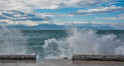 &Alpha;&pi;&alpha;&gamma;&omicron;&rho;&epsilon;&upsilon;&tau;&iota;&kappa;ό &alpha;&pi;ό&pi;&lambda;&omicron;&upsilon; &lambda;ό&gamma;&omega; &iota;&sigma;&chi;&upsilon;&rho;ώ&nu; &alpha;&nu;έ&mu;&omega;&nu; &sigma;&epsilon; &Pi;&epsilon;&iota;&rho;&alpha;&iota;ά, &Lambda;&alpha;ύ&rho;&iota;&omicron; &kappa;&alpha;&iota; &Rho;&alpha;&phi;ή&nu;&alpha;