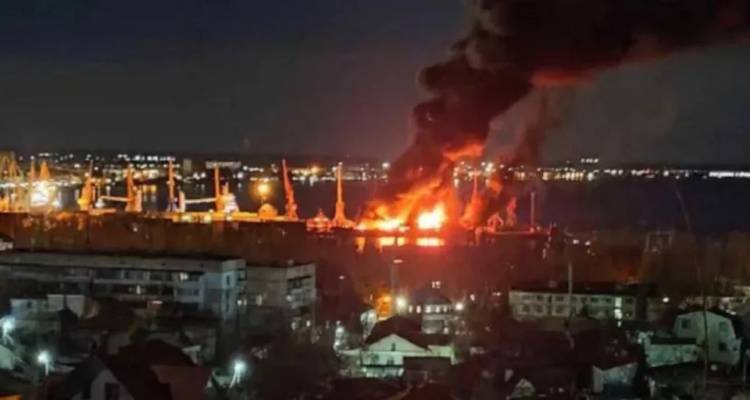 &Omicron;&iota; &Omicron;&upsilon;&kappa;&rho;&alpha;&nu;&omicron;ί έ&delta;&iota;&omega;&xi;&alpha;&nu; &tau;&omicron;&nu; &sigma;&tau;ό&lambda;&omicron; &tau;&eta;&sigmaf; &Rho;&omega;&sigma;ί&alpha;&sigmaf; &alpha;&pi;ό &tau;&eta;&nu; &Kappa;&rho;&iota;&mu;&alpha;ί&alpha; | &Omicron; &Pi;&omicron;ύ&tau;&iota;&nu; &alpha;&nu;&alpha;&gamma;&kappa;ά&zeta;&epsilon;&tau;&alpha;&iota; &nu;&alpha; &alpha;&pi;&omicron;&mu;&alpha;&kappa;&rho;ύ&nu;&epsilon;&iota; &rho;&omega;&sigma;&iota;&kappa;ά &pi;&omicron;&lambda;&epsilon;&mu;&iota;&kappa;ά